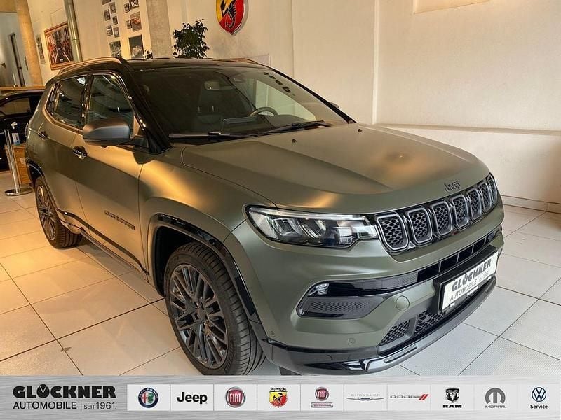 Grün Gebraucht 2021 Jeep Compass 80th Anniversary SUV | 24.990 € (Fairer Preis) - Bild 1/4