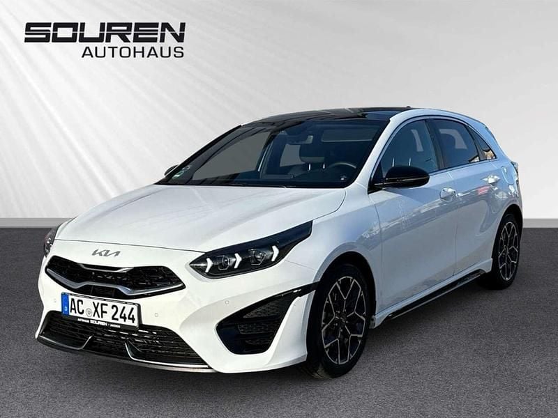 (wd) cararraweiss Gebraucht 2025 Kia Ceed GT GT-Line Limousine | 27.990 € (Superpreis) - Bild 1/4