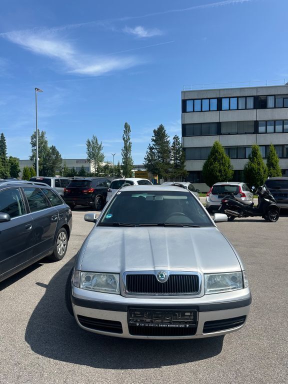 Silber Gebraucht 2004 Skoda Octavia Kombi | 650 € (Superpreis) - Bild 1/4