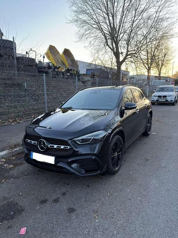 Gebraucht Mercedes GLA220 AMG 190 PS (139 kW) 2023 Schwarz SUV