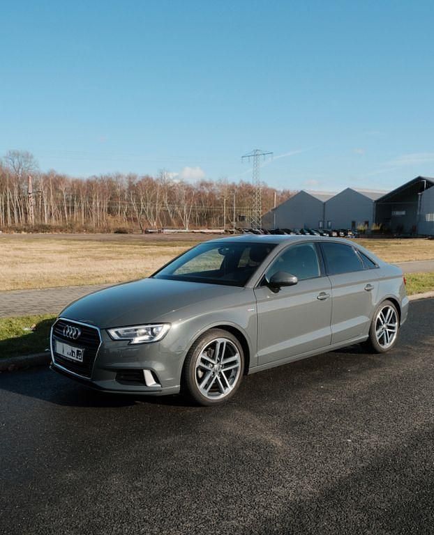 Gebraucht Audi A3 Sport 150 PS (110 kW) 2017 Grau Limousine