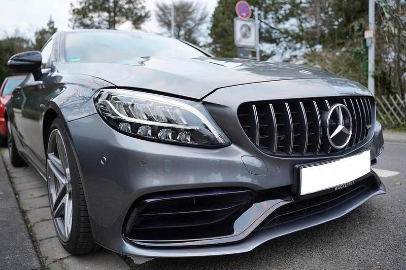 Grau Gebraucht 2019 Mercedes C63 AMG AMG Coupé | 56.000 € (Fairer Preis) - Bild 1/4