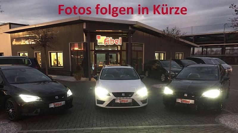 Schwarz Gebraucht 2017 Toyota Yaris Hybrid Comfort Kleinwagen | 8.990 € (Superpreis) - Bild 1/3