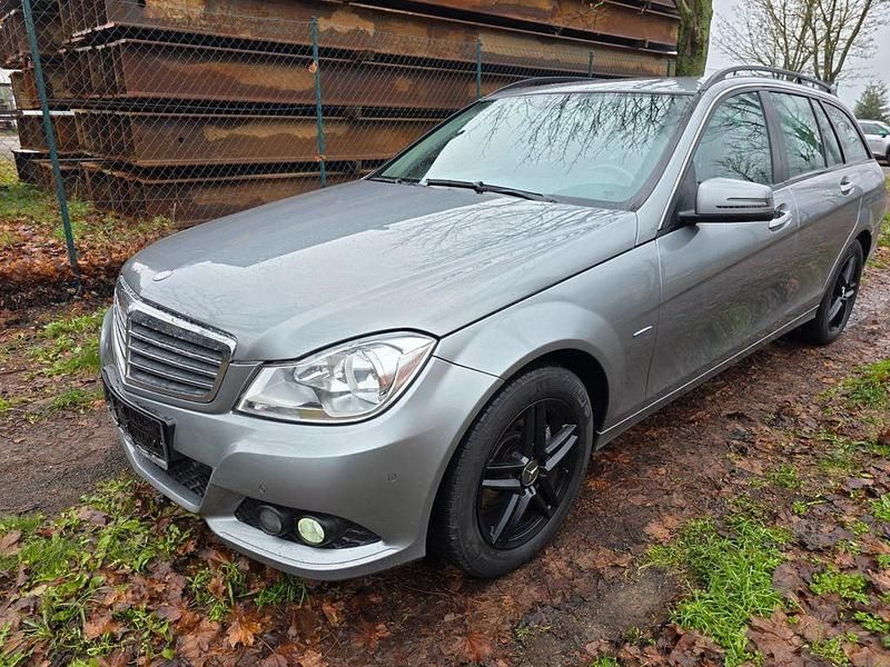 Silber Gebraucht 2012 Mercedes C180 Kombi | 4.799 € (Superpreis) - Bild 1/4