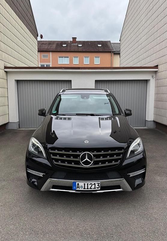 Schwarz Gebraucht 2013 Mercedes ML350 SUV | 28.000 € - Bild 1/4