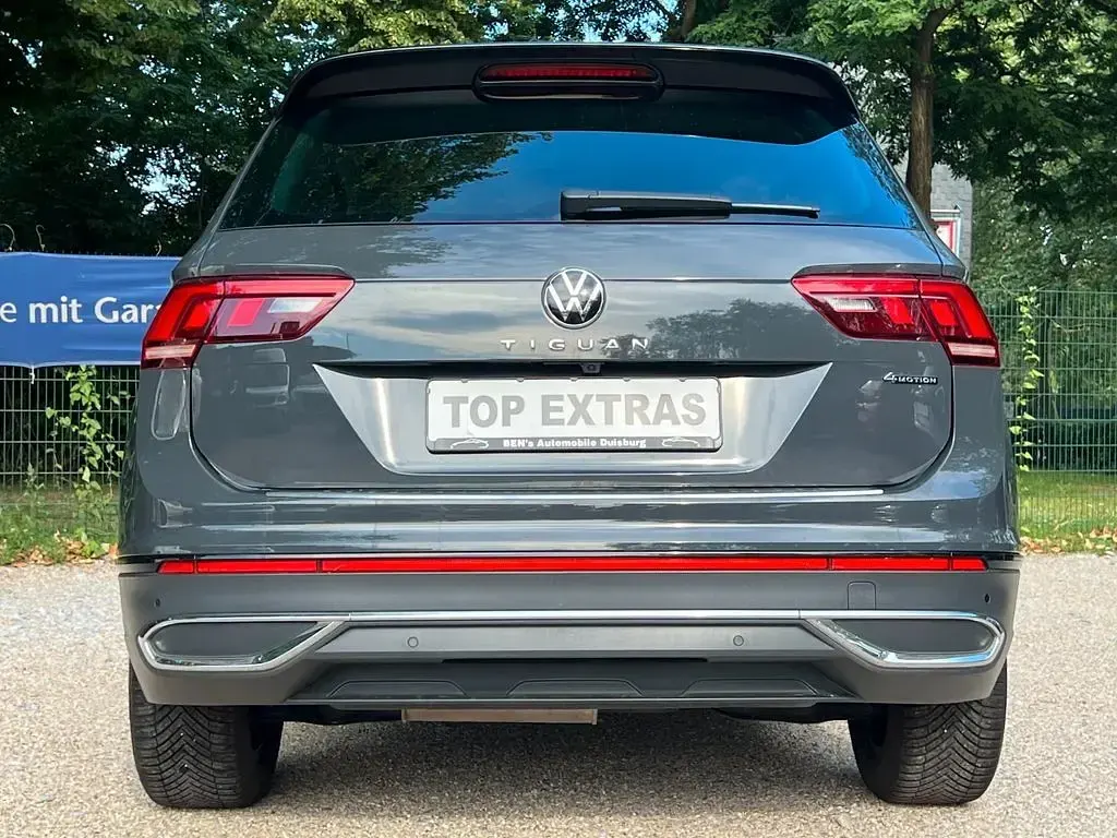 Gebraucht VW Tiguan Sport 200 PS (147 kW) 2023 Grau SUV