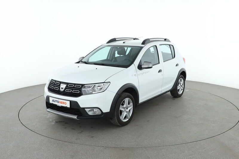 Weiß Gebraucht 2017 Dacia Sandero Prestige Kleinwagen | 8.790 € (Etwas zu teuer) - Bild 1/4