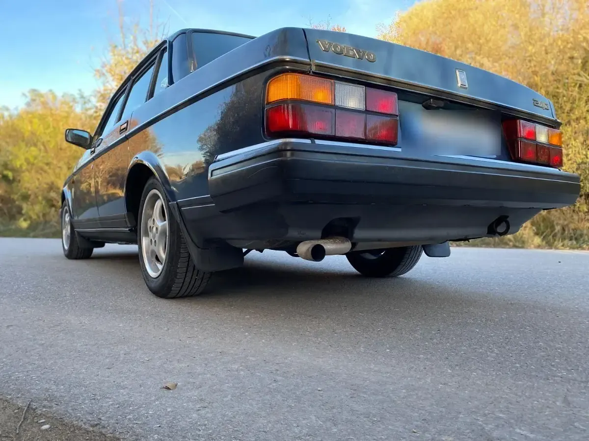 Gebraucht Volvo 240 116 PS (85 kW) 1991 Blau Limousine