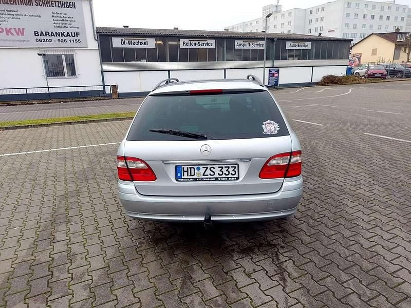 Gebraucht Mercedes E220 Classic 150 PS (110 kW) 2006 Kombi