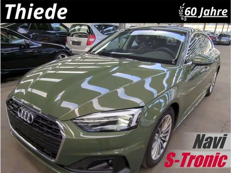 Manilagruen metallic Gebraucht 2024 Audi A5 Sportback Kleinwagen | 34.500 € (Guter Preis) - Bild 1/3