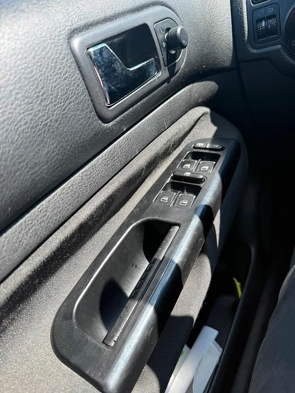 Gebraucht VW Golf IV 90 PS (66 kW) 2001 Silber Limousine