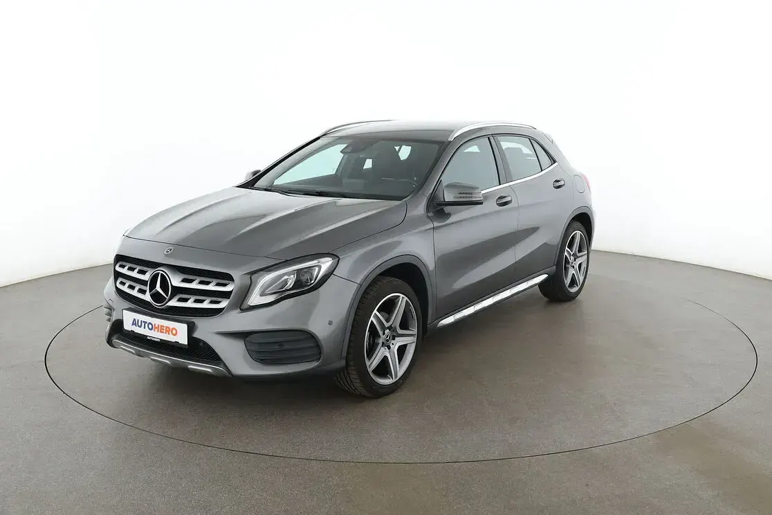 Gebraucht Mercedes GLA180 AMG line 122 PS (89 kW) 2019 SUV