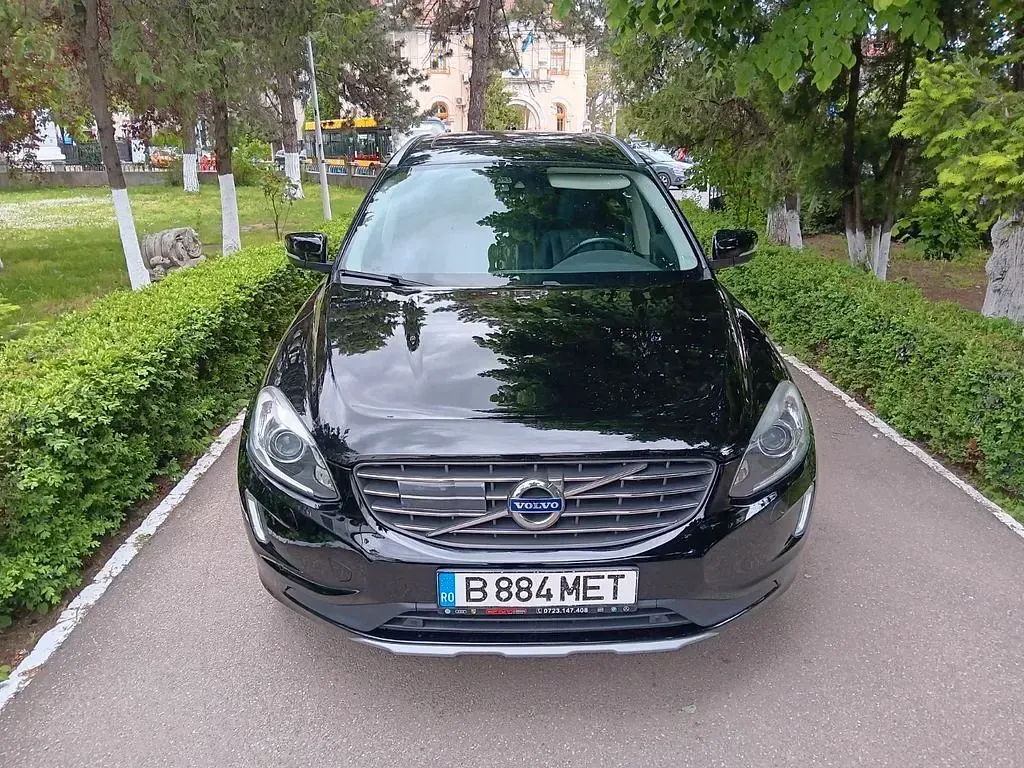 Second-hand Volvo XC60 Momentum 190 CP (139 kW) 2018 Negru SUV