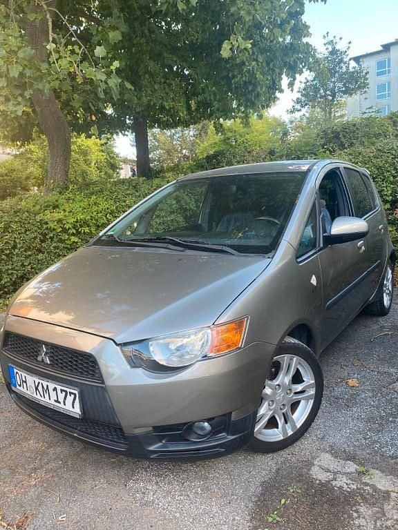 Grau Gebraucht 2009 Mitsubishi Colt Intense Limousine | 3.500 € (Superpreis) - Bild 1/4