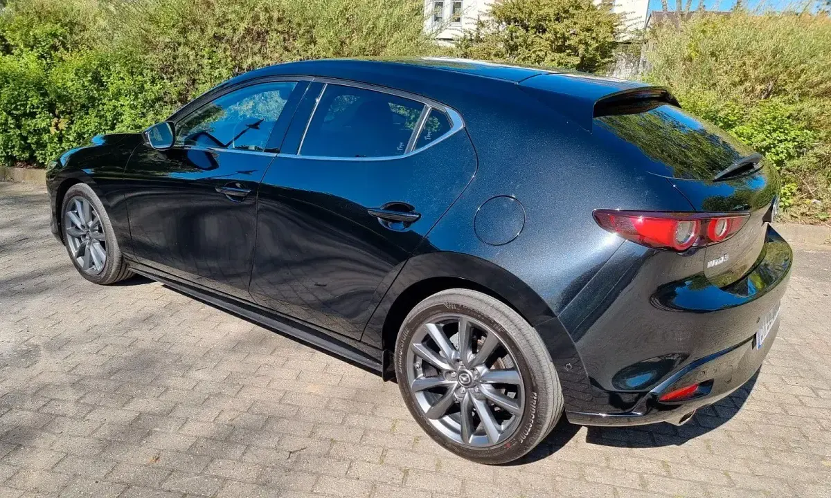 Gebraucht Mazda 3 Selection 122 PS (89 kW) 2021 Schwarz Limousine