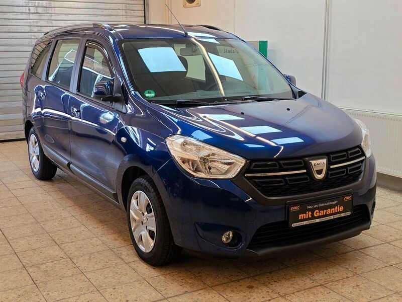 Blau Gebraucht 2017 Dacia Lodgy Lauréate Van / Kleinbus | 9.298 € (Guter Preis) - Bild 1/4