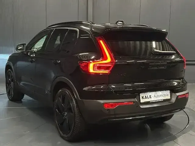 Gebraucht Volvo XC40 Plus 163 PS (119 kW) 2025 Schwarz SUV