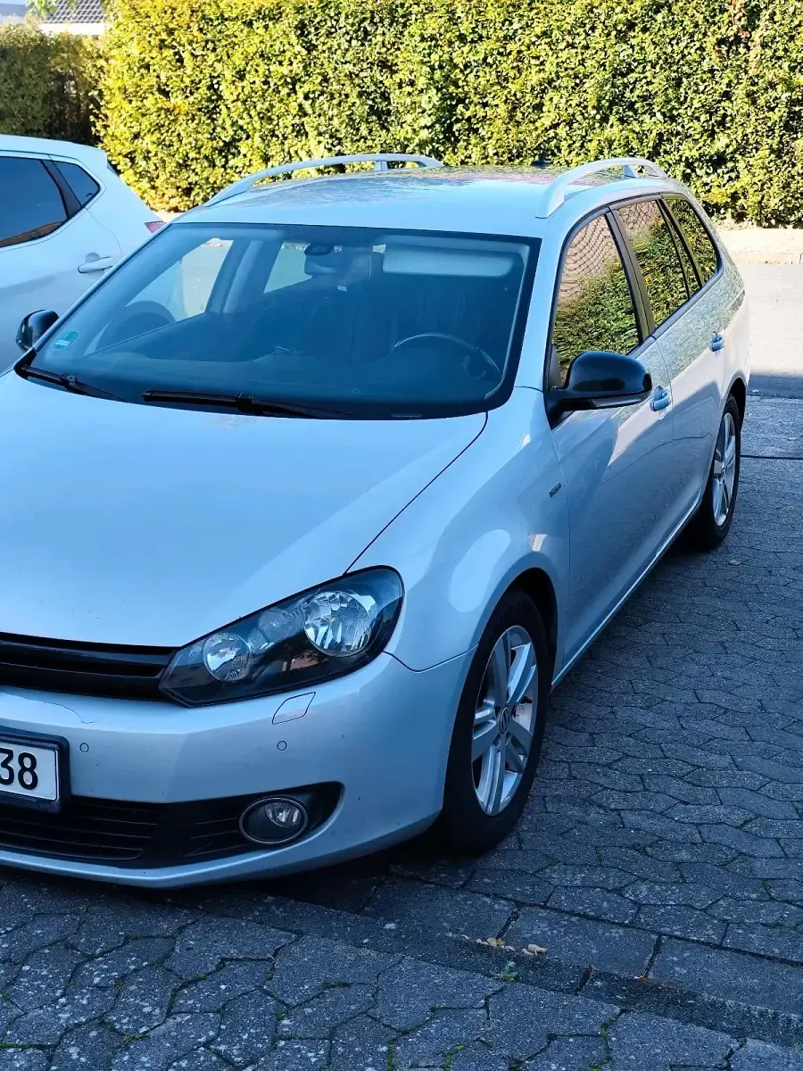 Gebraucht VW Golf VII 105 PS (77 kW) 2012 Silber Kombi