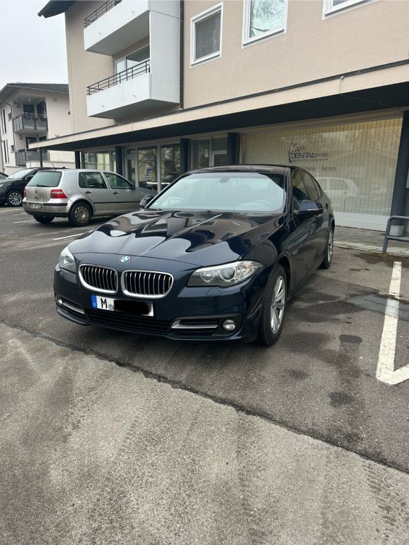Blau Gebraucht 2015 BMW 525 Sport Line Limousine | 18.800 € (Etwas zu teuer) - Bild 1/4