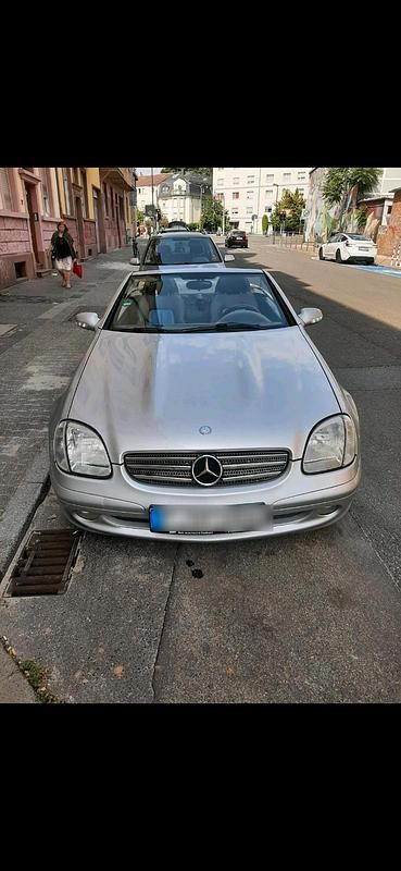 Gebraucht Mercedes SLK230 197 PS (144 kW) 2000 Silber Cabrio