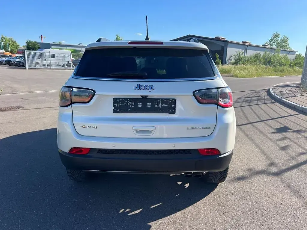 Gebraucht Jeep Compass Limited 170 PS (125 kW) 2018 Weiß SUV