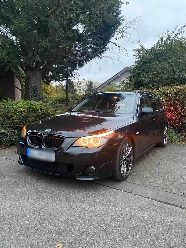 Gebraucht BMW 525 197 PS (144 kW) 2009 Grün Kombi