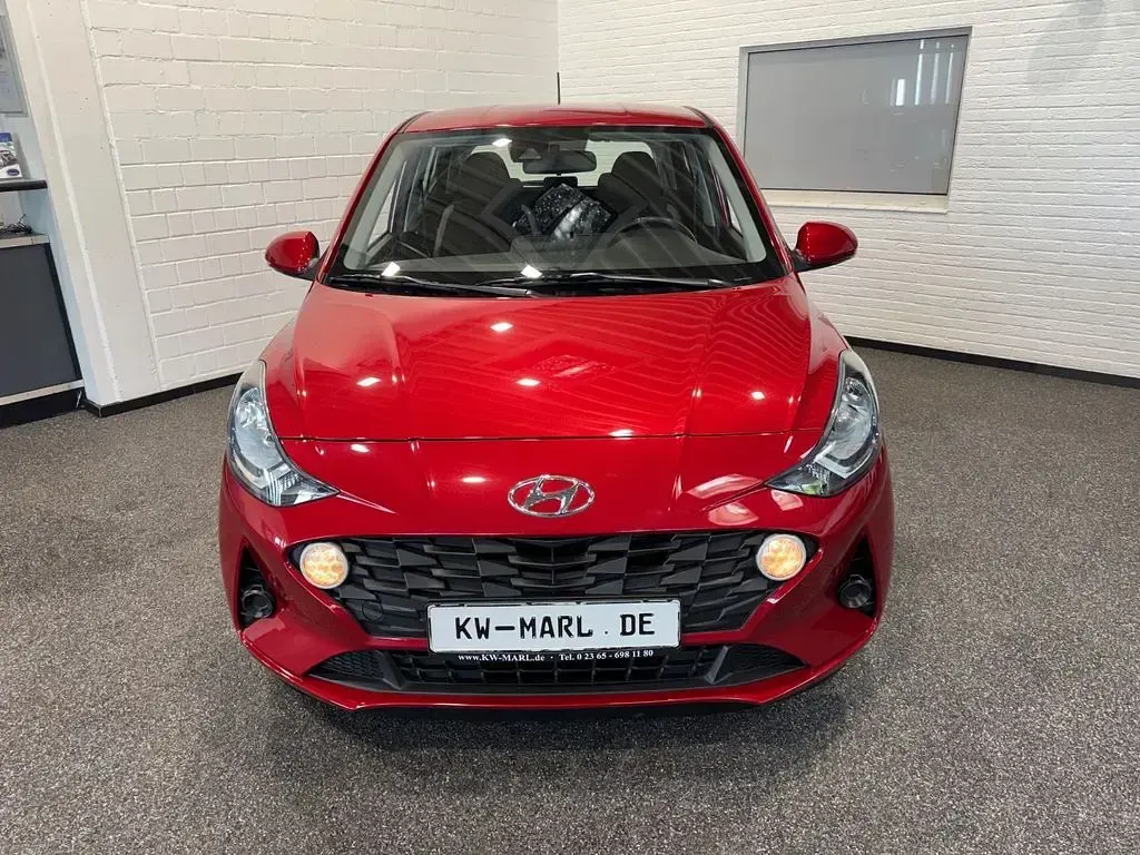 Gebraucht Hyundai i10 Trend 84 PS (61 kW) 2022 Rot Kleinwagen