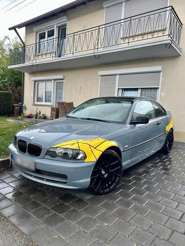 Grau Gebraucht 2002 BMW 320 Coupé | 2.999 € (Superpreis) - Bild 1/4