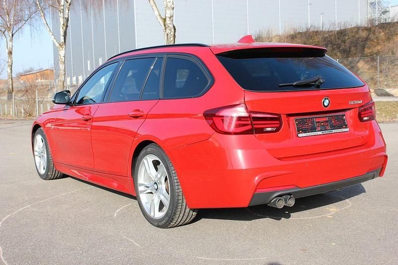 Gebraucht BMW 320 Performance 190 PS (139 kW) 2019 Rot Kombi