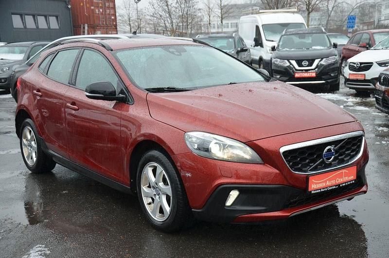 Gebraucht Volvo V40 CC Summum 120 PS (88 kW) 2015 Rot Kombi