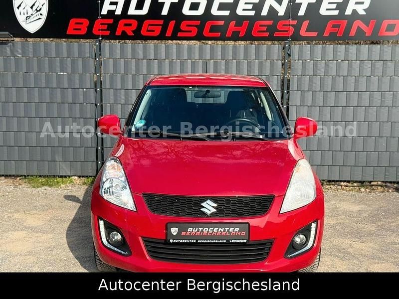 Gebraucht Suzuki Swift Club 94 PS (69 kW) 2014 Rot Kleinwagen