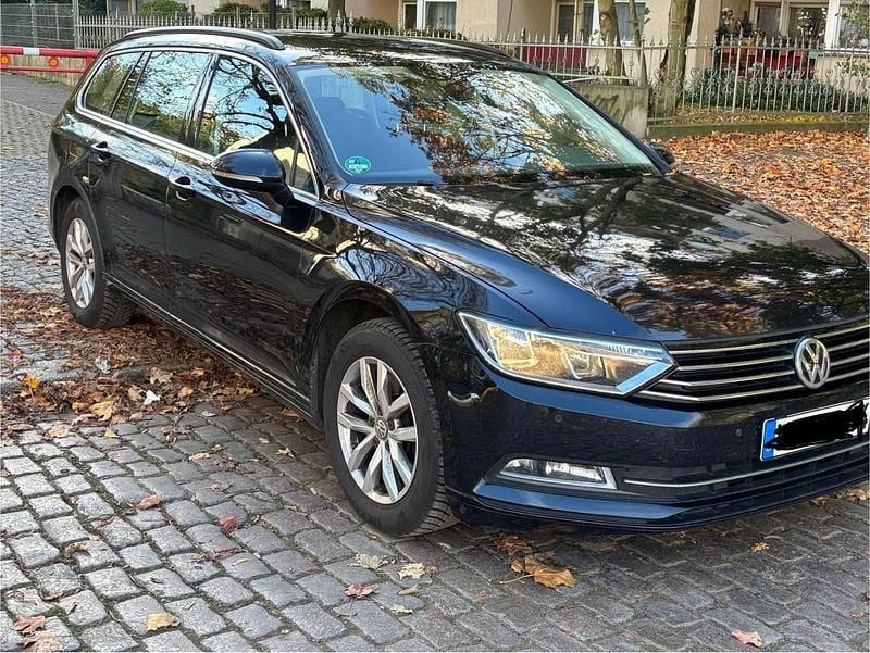 Schwarz Gebraucht 2017 VW Passat Kombi | 8.200 € (Superpreis) - Bild 1/4