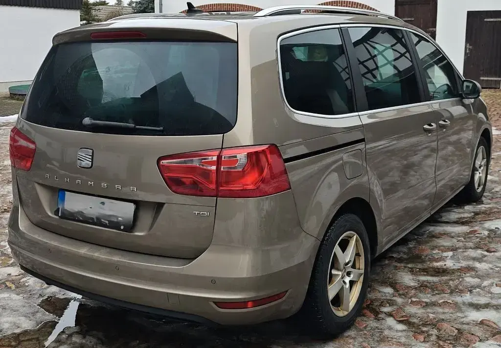 Gebraucht Seat Alhambra 177 PS (130 kW) 2014 Gold Van / Kleinbus