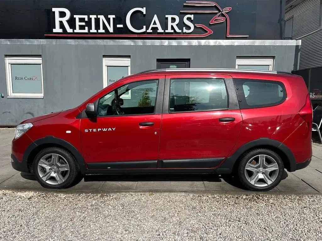 Gebraucht Dacia Lodgy Stepway 131 PS (96 kW) 2019 Rot Van / Kleinbus