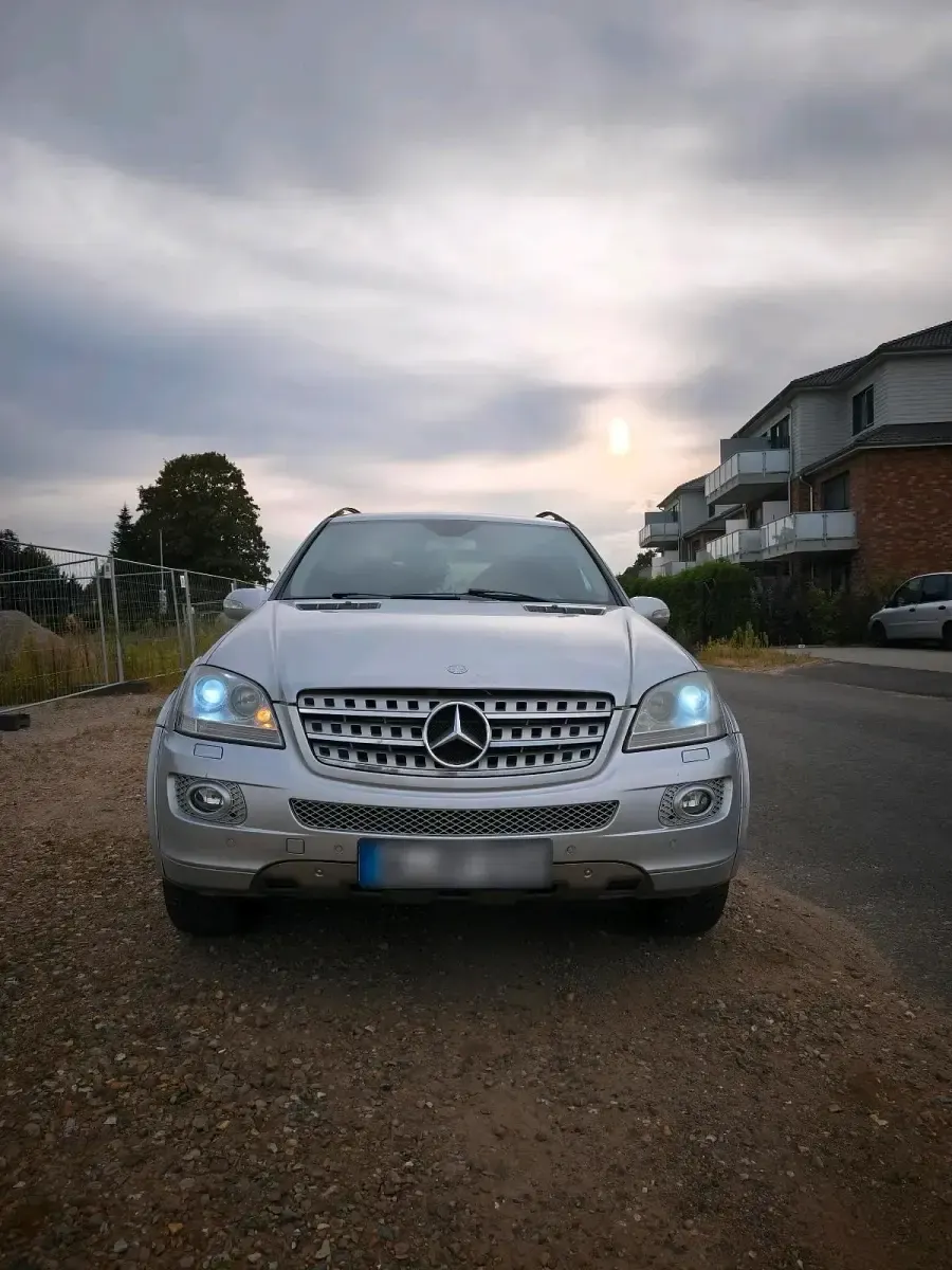 Gebraucht Mercedes ML320 224 PS (164 kW) 2006 Silber SUV