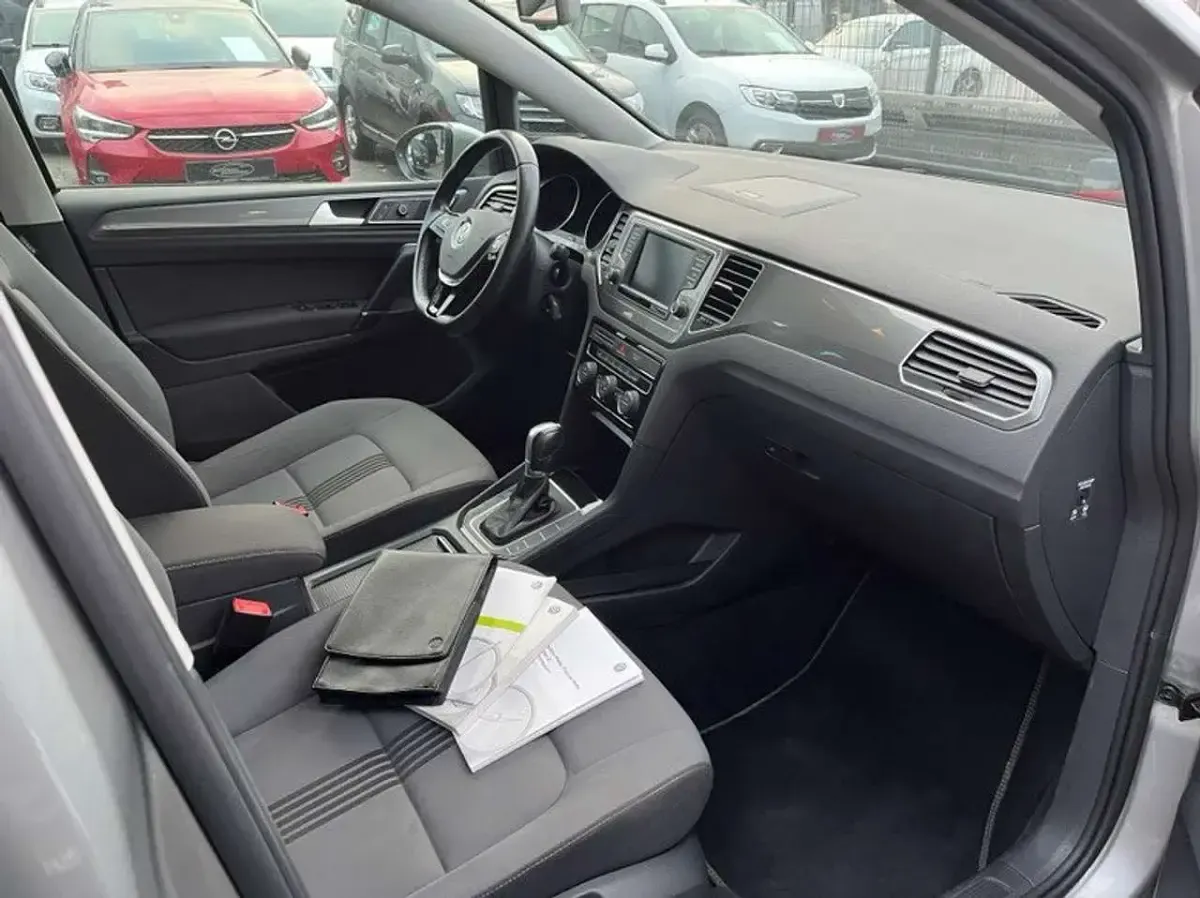 Gebraucht VW Golf VII 125 PS (91 kW) 2016 Tungsten silver metallic Limousine