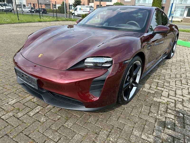 Rot Gebraucht 2023 Porsche Taycan 4S Limousine | 89.999 € (Teuer) - Bild 1/4