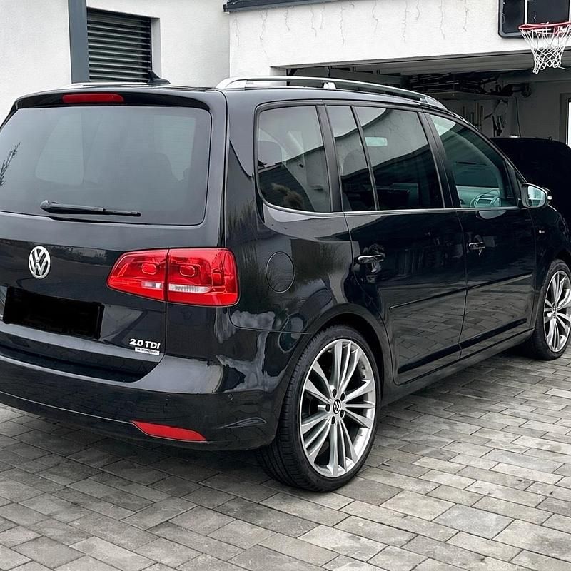 Gebraucht VW Touran 140 PS (102 kW) 2014 Schwarz Van / Kleinbus