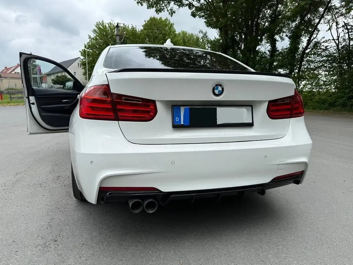 Gebraucht BMW 320 Sport Line 184 PS (135 kW) 2013 Weiß Limousine