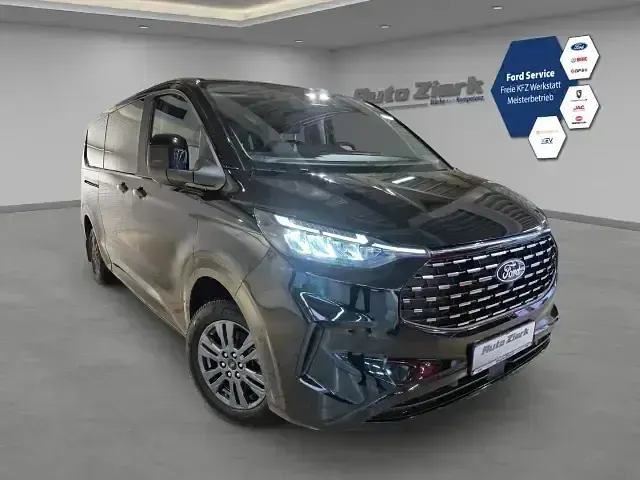 Gebraucht Ford Tourneo Custom Titanium 136 PS (100 kW) 2025 Schwarz Van