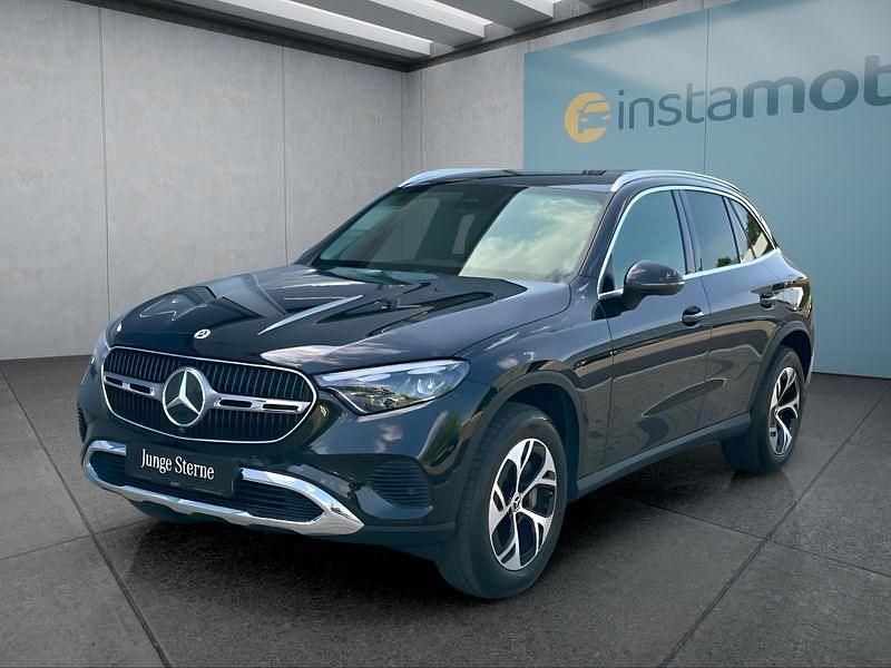 Schwarz Gebraucht 2023 Mercedes GLC300e SUV | 56.149 € (Fairer Preis) - Bild 1/4