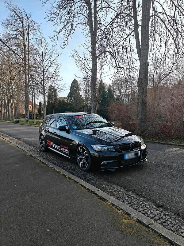 Gebraucht BMW 325 197 PS (144 kW) 2009 Schwarz Kombi