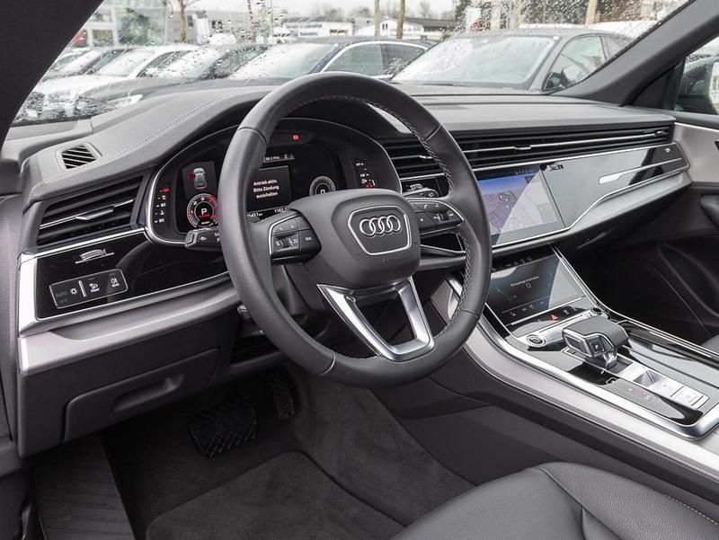 Gebraucht Audi Q8 Ambiente 286 PS (210 kW) 2025 Mythosschwarz metallic SUV