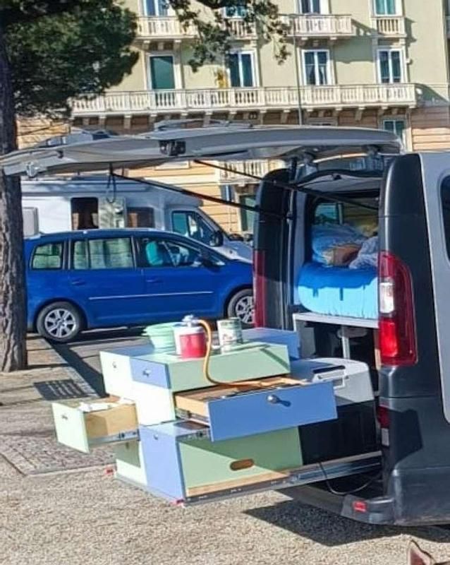 Gebraucht Opel Vivaro 145 PS (106 kW) 2014 Silber Van / Kleinbus