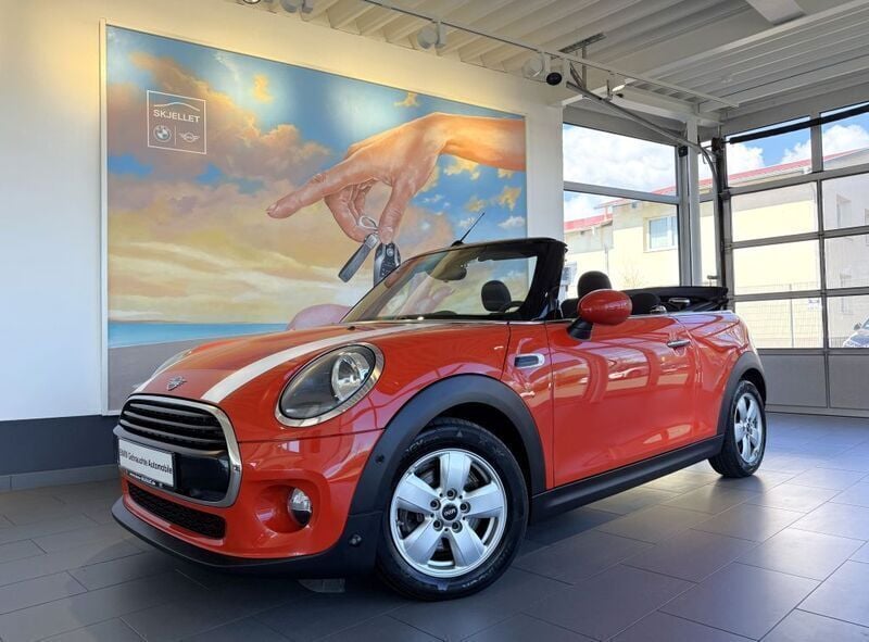 Gebraucht Mini Cooper Cabriolet 136 PS (100 kW) 2019 Solaris orange metallic Cabrio