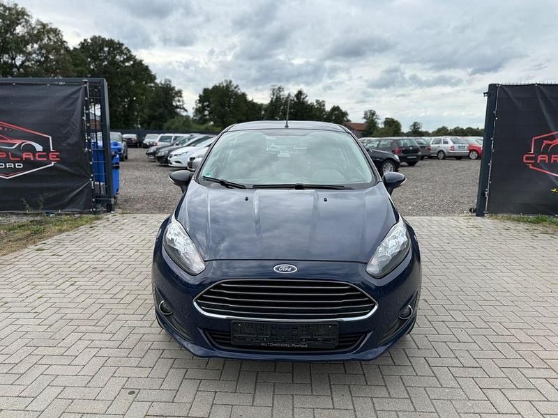 Gebraucht Ford Fiesta Trend 60 PS (44 kW) 2012 Blau Kleinwagen