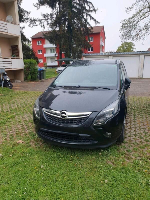 Schwarz Gebraucht 2013 Opel Zafira Tourer Van / Kleinbus | 8.800 € - Bild 1/4
