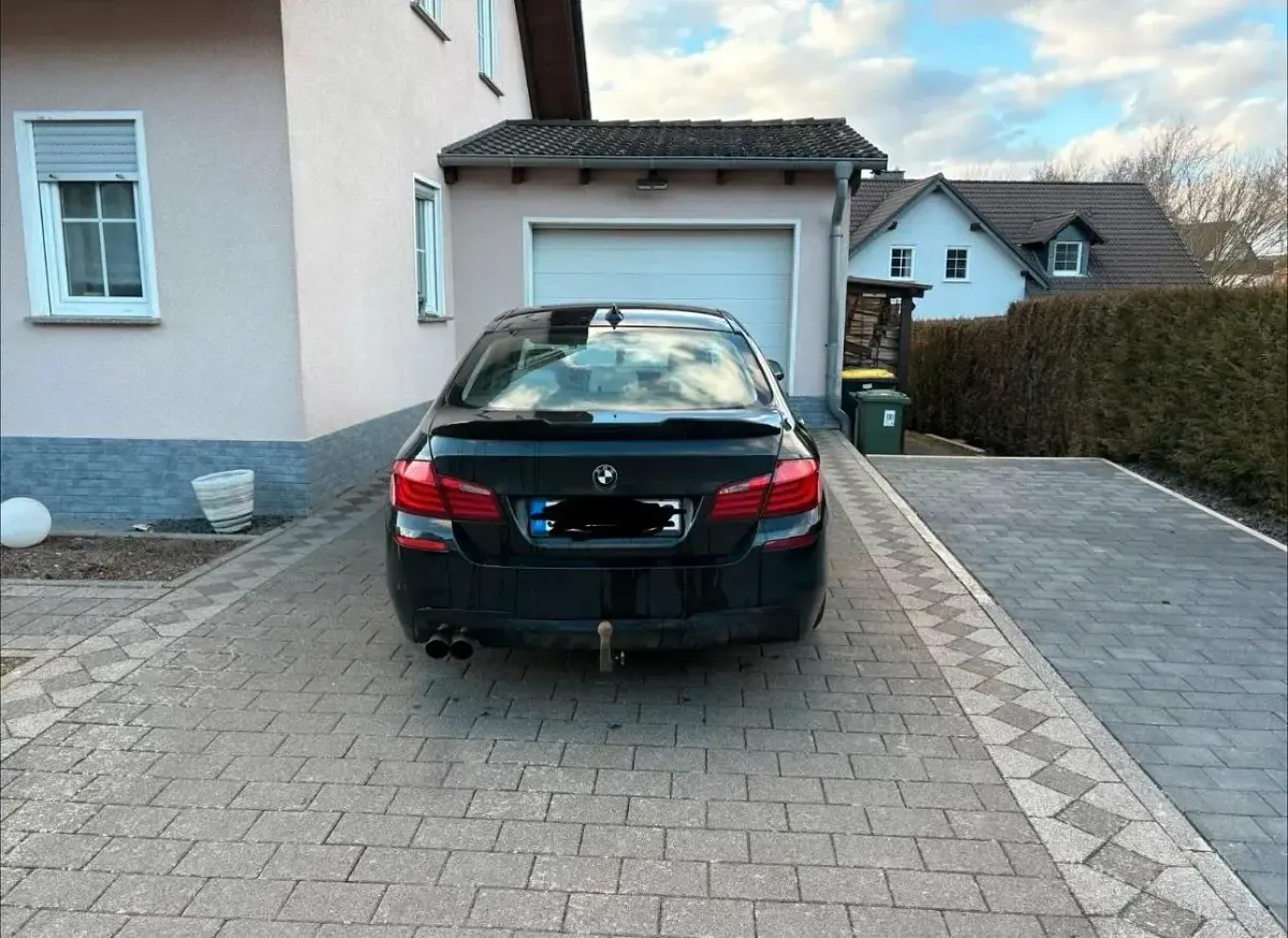 Käytetty BMW 523 204 HP (150 kW) 2010 Musta Sedan
