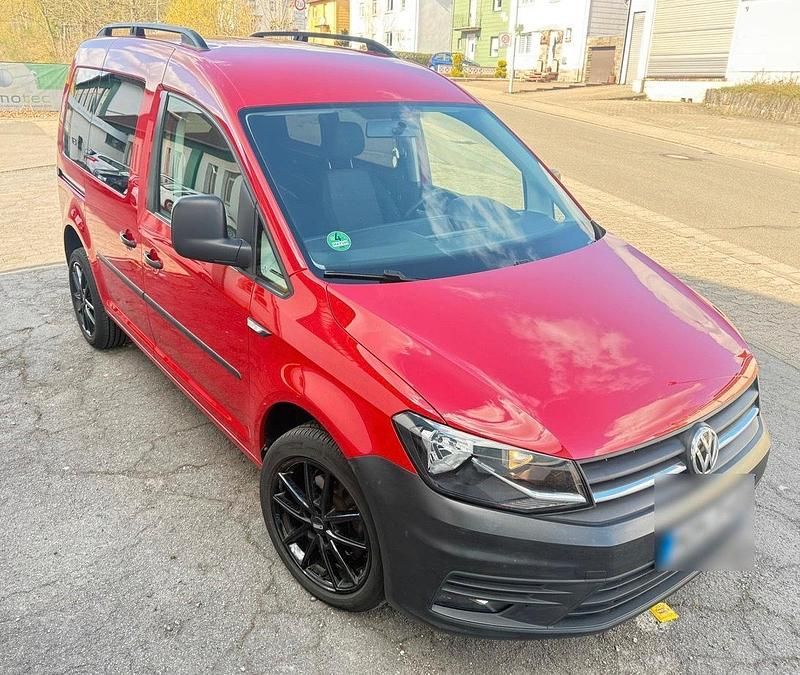 Gebraucht VW Caddy 102 PS (75 kW) 2016 Rot Van / Kleinbus