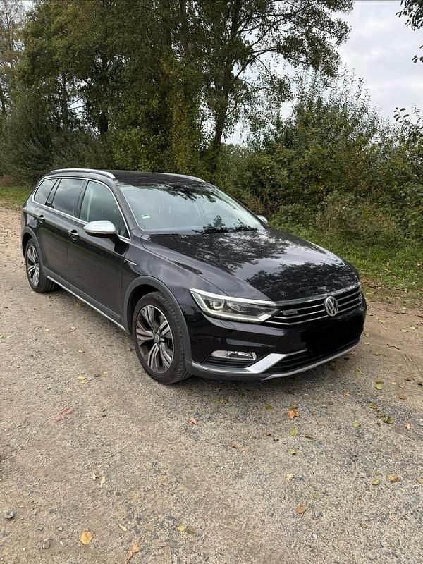 Schwarz Gebraucht 2015 VW Passat Alltrack Kombi | 15.000 € (Fairer Preis) - Bild 1/4
